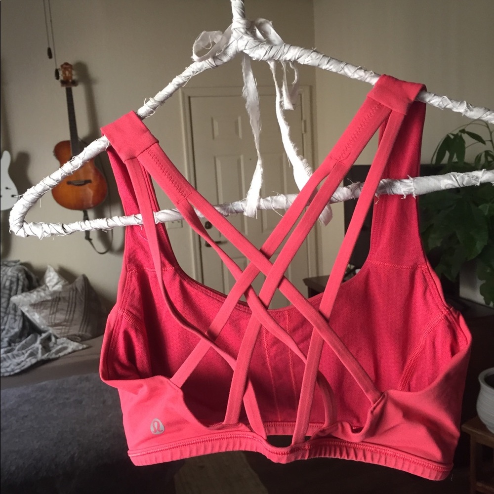 Lululemon sports bra